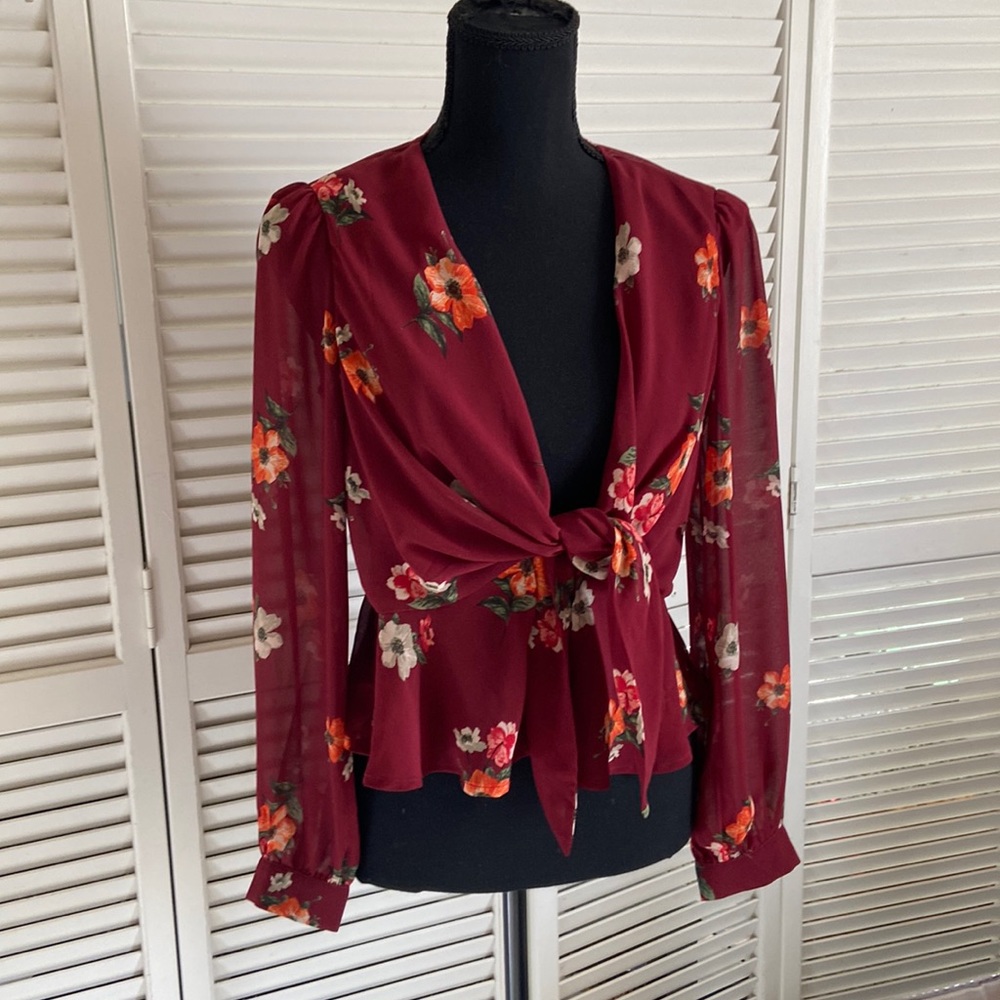 Astr burgundy top with flowers